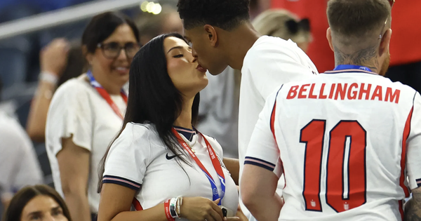 Chuyện ‘yêu’ tại World Cup 2026: Đội tuyển Anh cấm WAGs, Messi – Ronaldo lại thoải mái? - hình ảnh - go88bet.vip