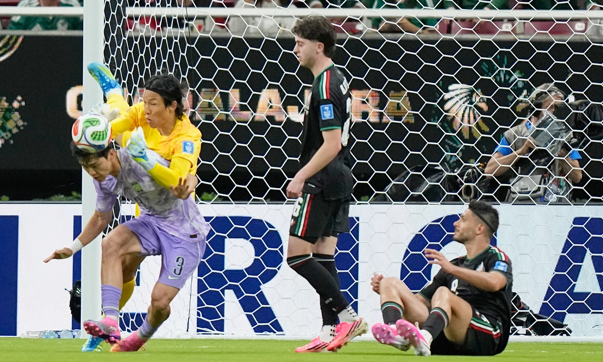 GO88 cược thể thao: Mexico vượt qua vòng bảng World Cup nhờ sai lầm của thủ môn Hàn Quốc - hình ảnh - go88bet.vip GO88 cược thể thao: Mexico vượt qua vòng bảng World Cup nhờ sai lầm của thủ môn Hàn Quốc - hình ảnh - go88bet.vip
