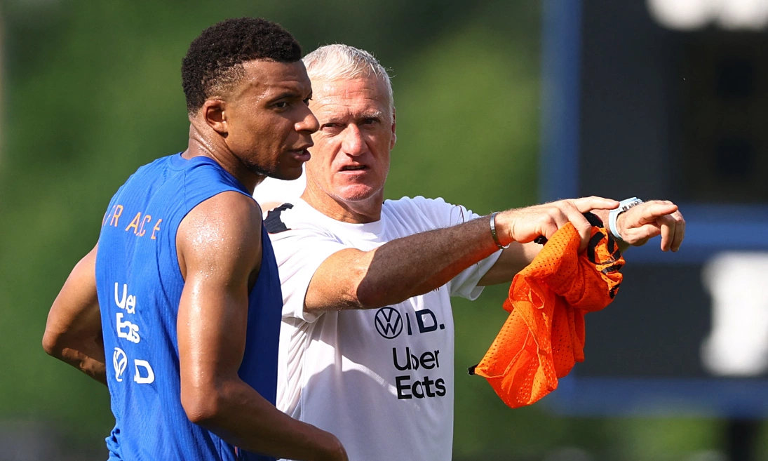 Deschamps: ‘Sự nổi tiếng không làm Mbappe thay đổi’: góc nhìn mới cho người chơi Việt - hình ảnh - go88bet.vip
