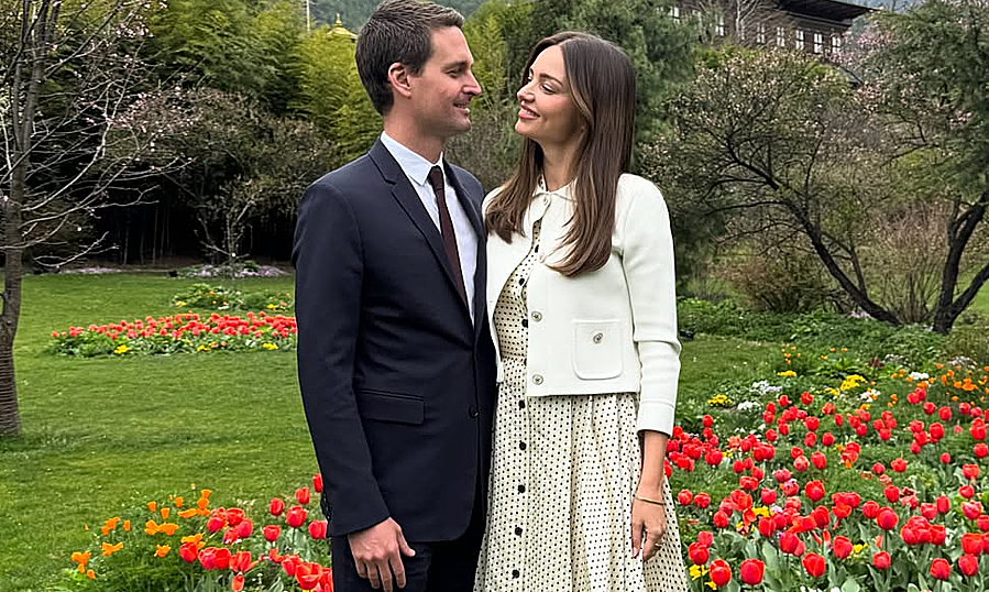 Vợ chồng Miranda Kerr và hành động từ thiện chấn động: Xóa nợ y tế 550 triệu USD - hình ảnh - go88bet.vip
