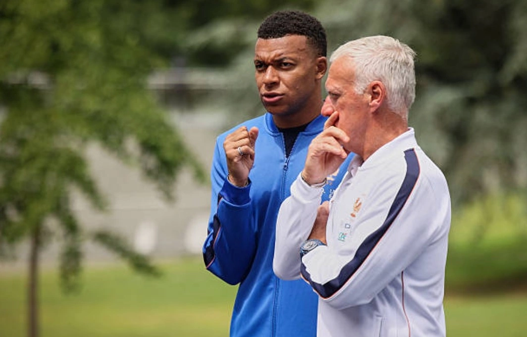 Deschamps: ‘Nhiều HLV cũng ngốc như tôi khi xếp Mbappe đá trung phong’ - hình ảnh - go88bet.vip Deschamps: ‘Nhiều HLV cũng ngốc như tôi khi xếp Mbappe đá trung phong’ - hình ảnh - go88bet.vip