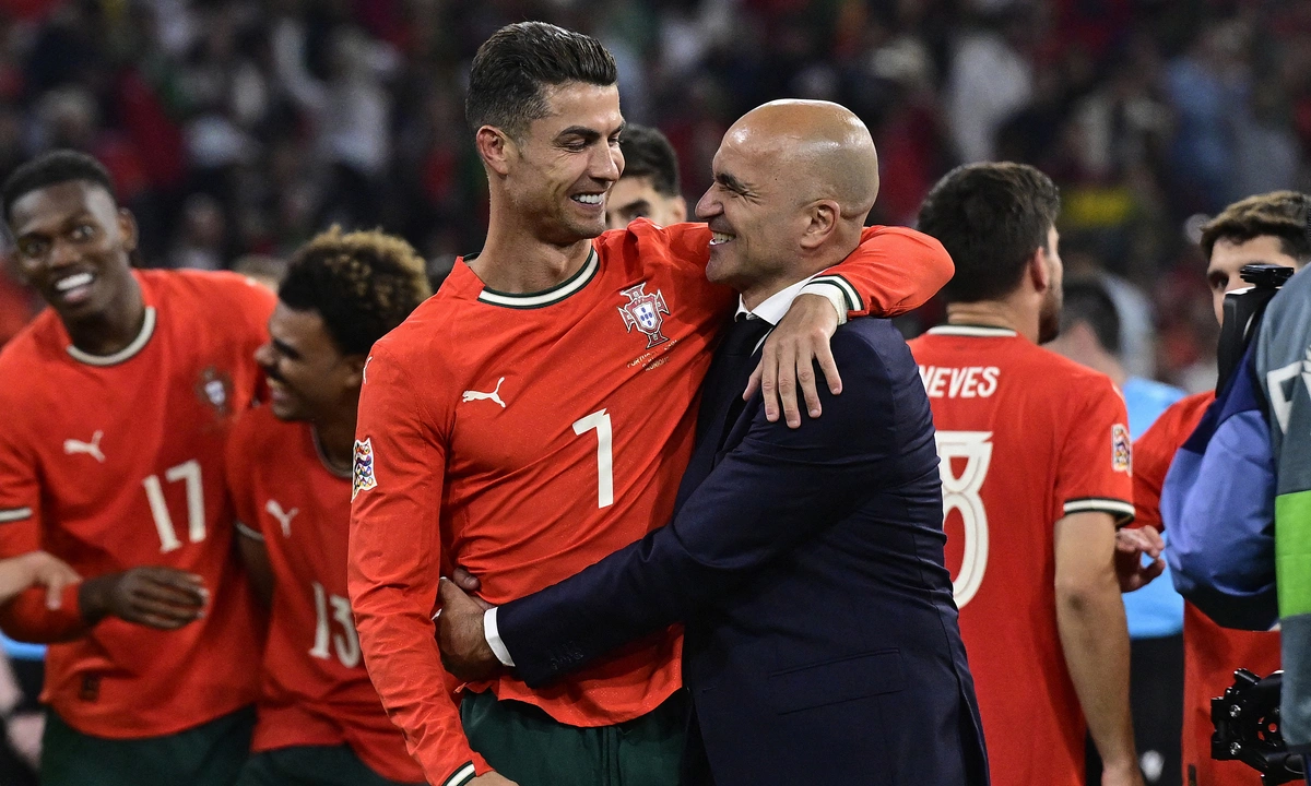 HLV tuyển Bồ Đào Nha đàm phán dẫn dắt Ronaldo ở Al Nassr - hình ảnh - go88bet.vip