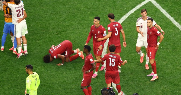 GO88 uy tín đồng hành cùng fan bóng đá qua khoảnh khắc xúc động giữa HLV Tây Ban Nha và Ronaldo - hình ảnh - go88bet.vip GO88 uy tín đồng hành cùng fan bóng đá qua khoảnh khắc xúc động giữa HLV Tây Ban Nha và Ronaldo - hình ảnh - go88bet.vip