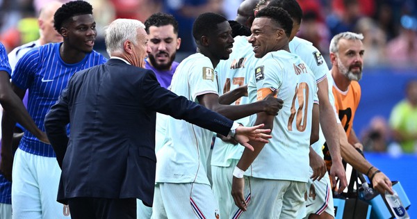 HLV Deschamps đi vào lịch sử World Cup: Mbappe – Dembele tái lập kỳ tích của Brazil: góc nhìn mới cho người chơi Việt - hình ảnh - go88bet.vip