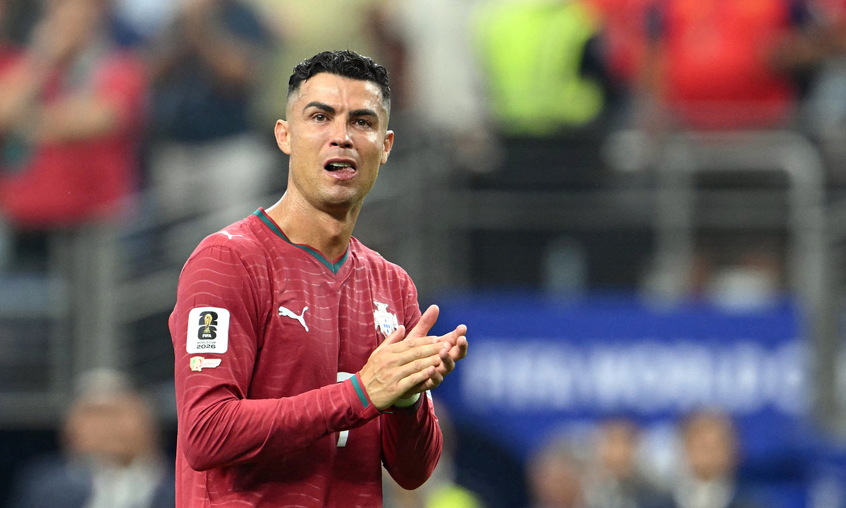 Ronaldo bật khóc chia tay World Cup 2026: Khoảnh khắc xúc động và cơ hội giải trí cùng GO88 - hình ảnh - go88bet.vip